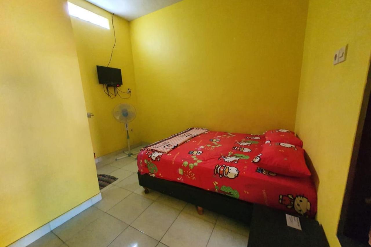 New Puri Amalia Apartment Banyuwangi  Exterior photo